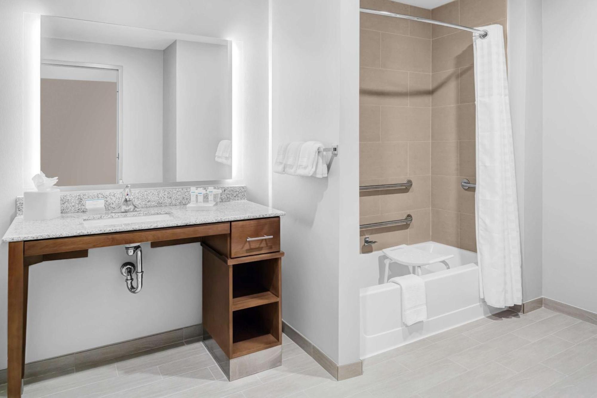Homewood Suites By Hilton Wauwatosa Milwaukee Bagian luar foto